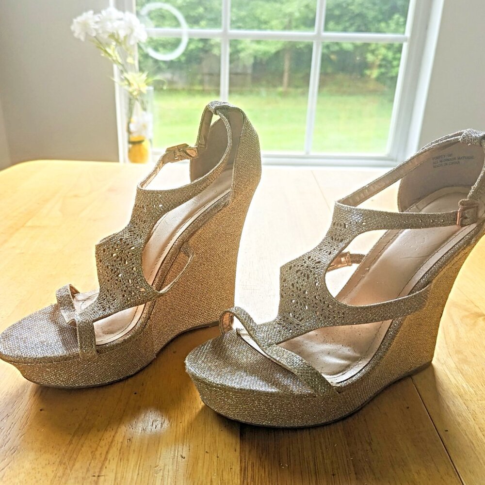 GOLD Sparkly-Metallic‎ Strappy Platform Wedges Sz 10